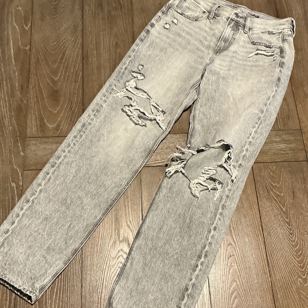 90’s straight American Eagle Distressed Gray Jeans sz 2